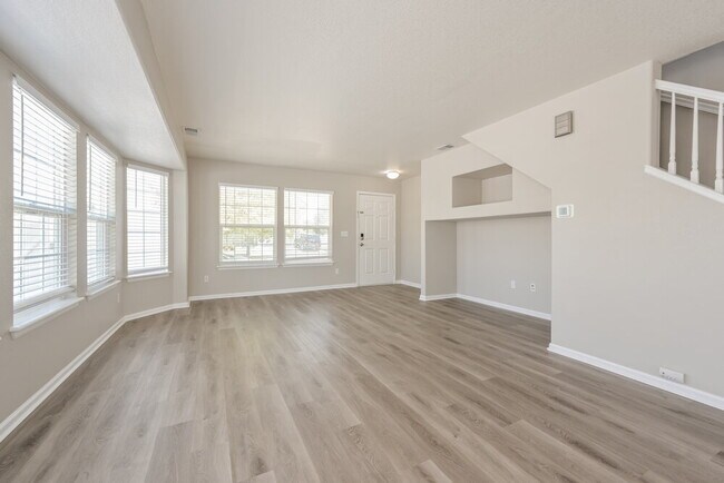 Foto del edificio - 5547 Jericho St