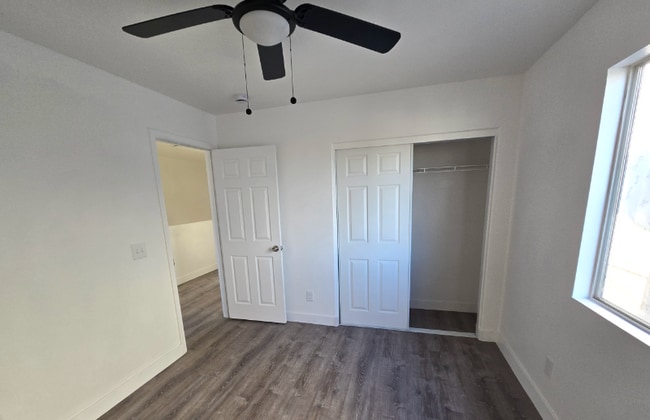 Building Photo - 5117 S 15th Pl