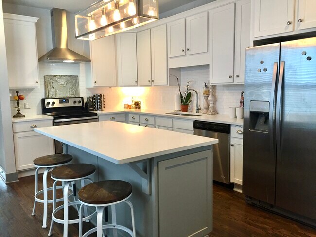Foto del edificio - 1317 Pennock Ave
