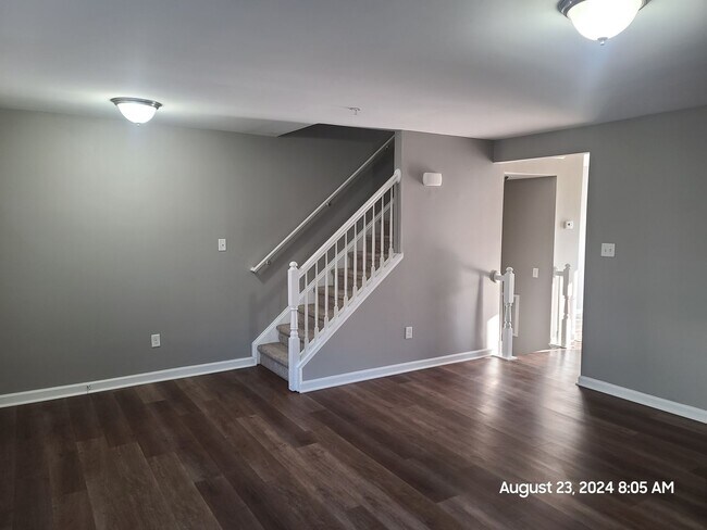 Building Photo - 3 Bedroom Townhouse For Rent in Waynesboro