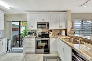 Building Photo - 10663 Ocean Palm Way