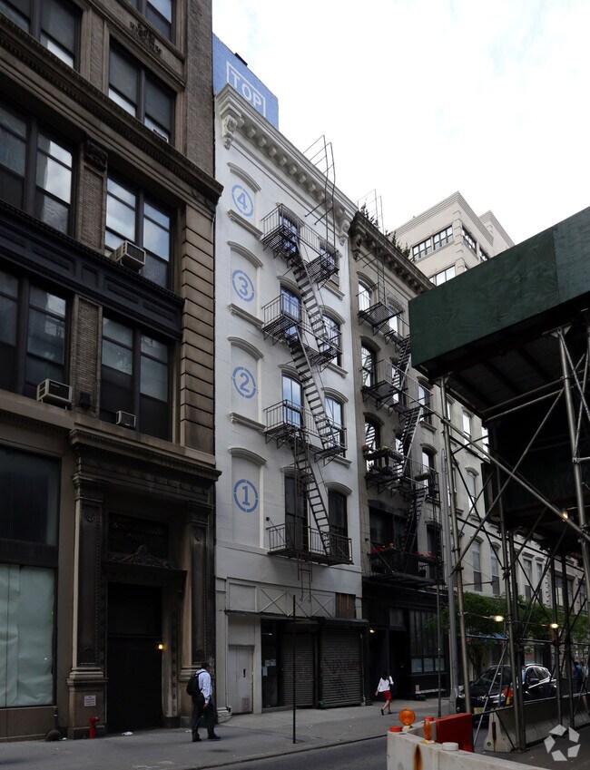 15 Warren St, New York, NY 10007 Apartments New York, NY