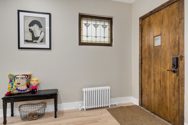 Foto del edificio - 6739 N Rockwell St