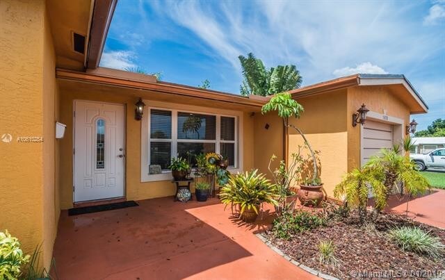 Primary Photo - 5030 NW 17th Ct
