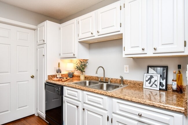 Building Photo - Shadow Creek Apartments