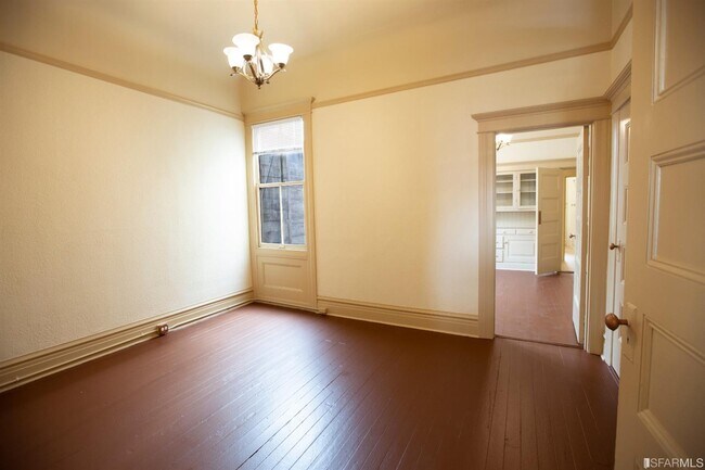 Building Photo - 549 Green St