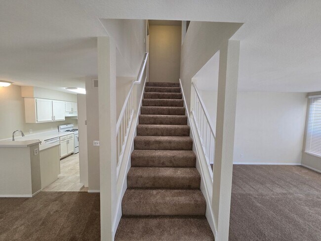 Foto del edificio - 2804 Crystal Lantern Dr