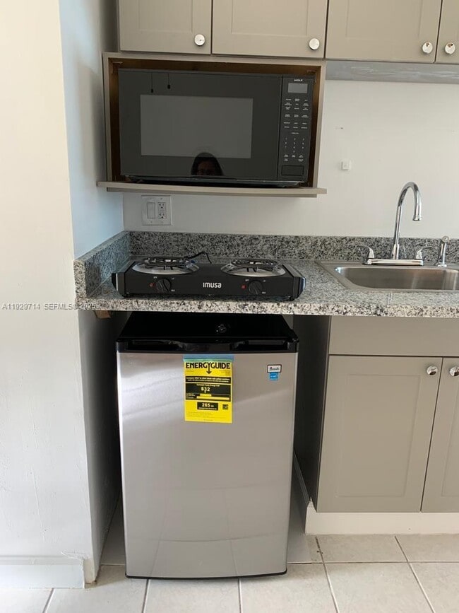 Foto del edificio - 1325 N 16th Ct