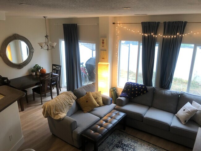 Foto del edificio - 14066 S Julien Cove