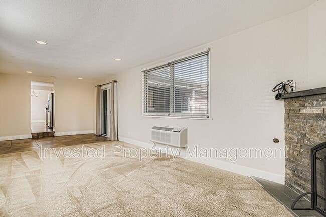 Foto del edificio - 2400 Pontiac St