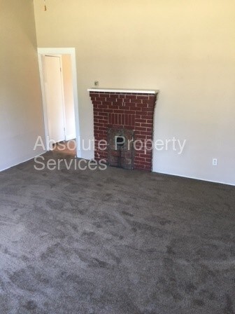 Building Photo - Duplex located just off Main St in Woodruff