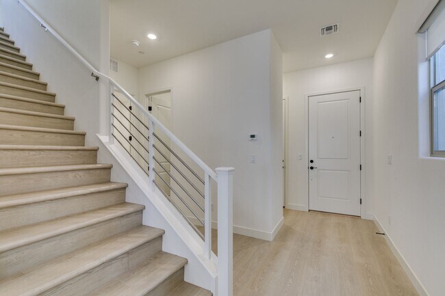 Foto del edificio - Brand New 4 Bedroom + Den/Office in Summerlin