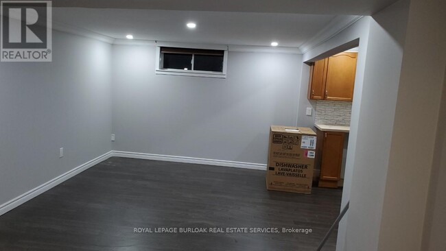 Building Photo - 376 Talbot St