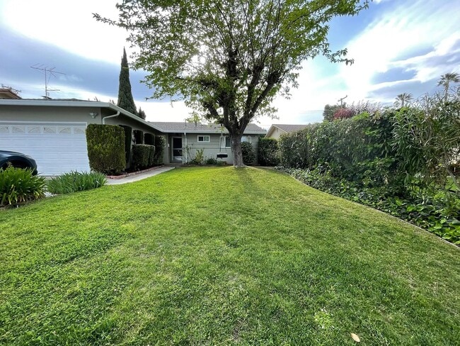 Building Photo - 4139 Linwood Dr