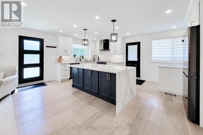 Building Photo - 622 Braemore Rd