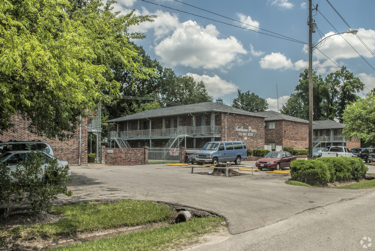 Foto del edificio - Southern Pines