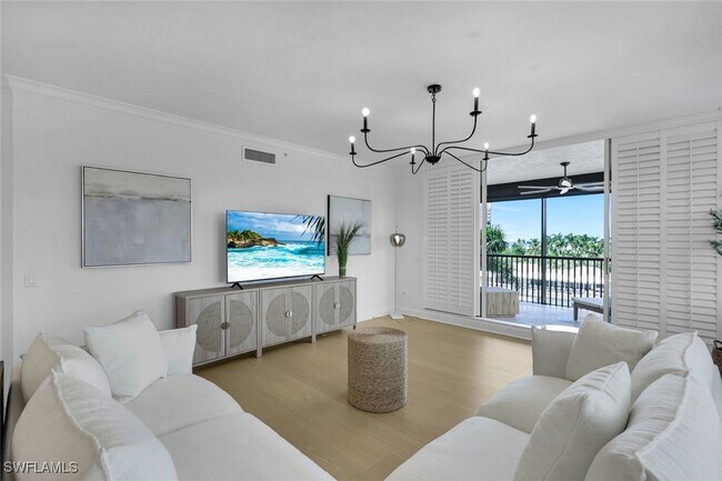 Building Photo - 8720 Bay Colony Dr