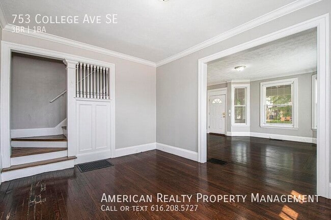 Foto del edificio - 753 College Ave SE