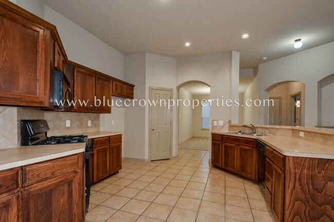 Building Photo - 1721 Lake Way Dr