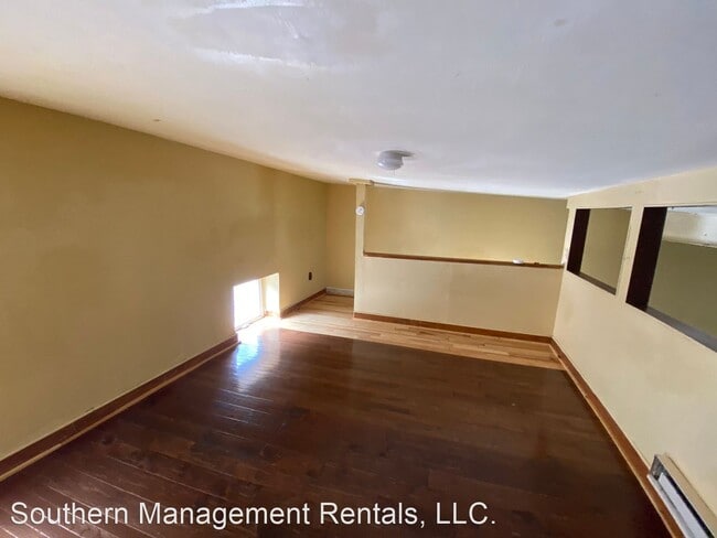 Building Photo - 3 br, 1 bath House - 5 Hanover St. B