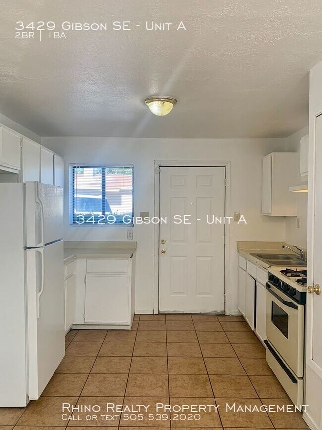 Building Photo - Ready for Immediate Move in! Fully Remodeled.