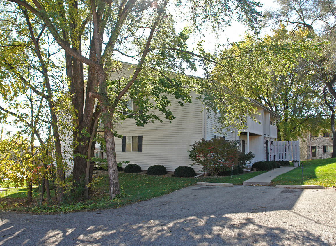 Foto del edificio - Echo Lake Apartments