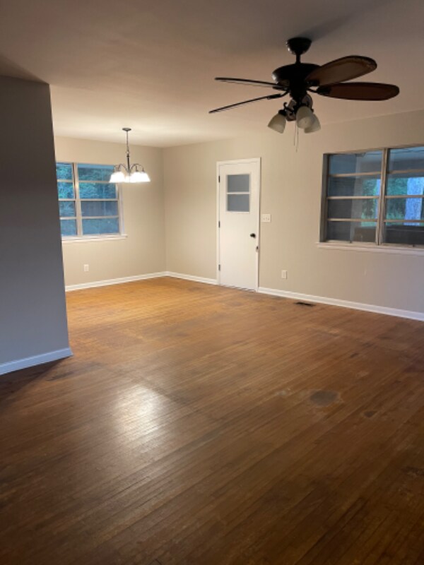 Foto del edificio - 3908 Moody Pkwy