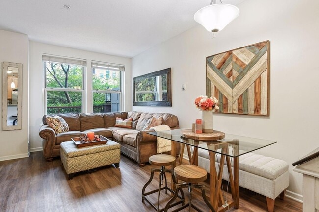 Building Photo - 680 N 2nd St