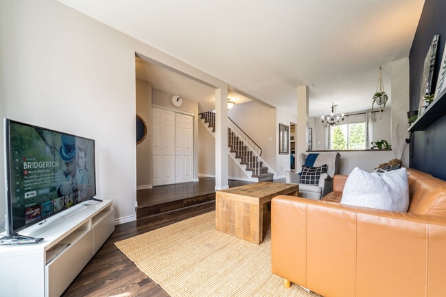 Building Photo - 2480 Cavendish Dr