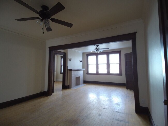 Interior Photo - Saxony Manor