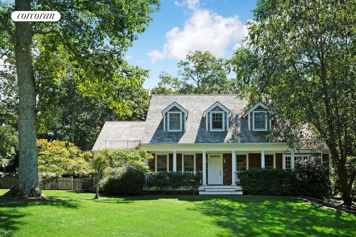 Primary Photo - 11 Bridge Hill Ln
