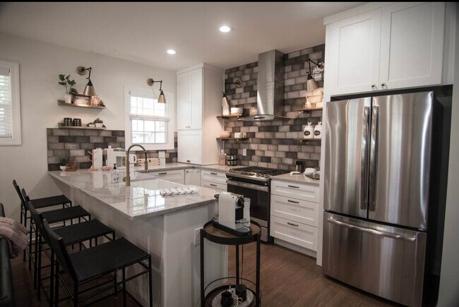 Foto del edificio - 214 E Fairview Ave