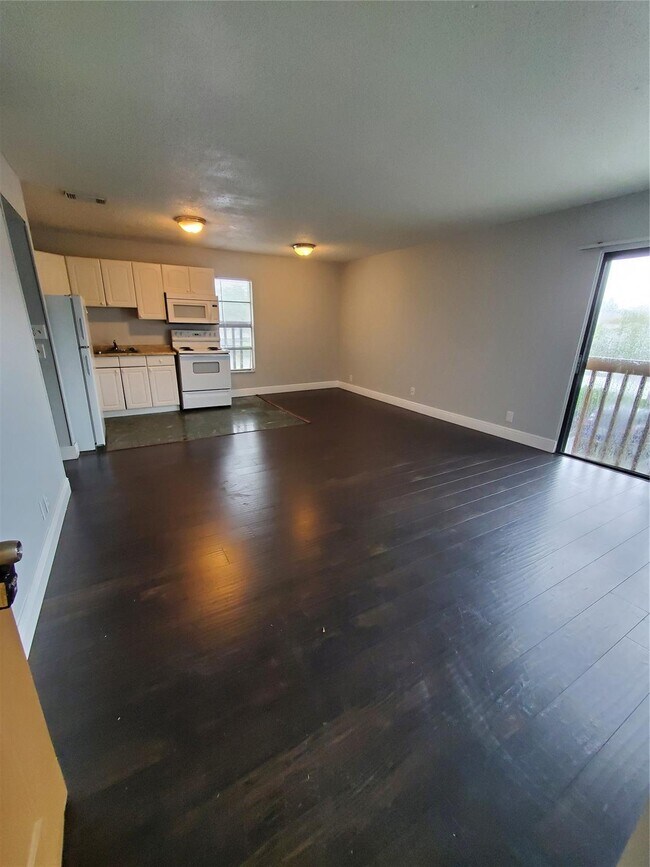 Foto del edificio - 3006 Coral Ridge Dr