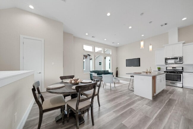 Foto del edificio - 2504 W Tidwell Rd