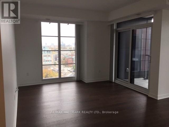 Building Photo - 501 Adelaide St W