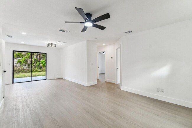 Building Photo - 16107 Sea Pines Dr