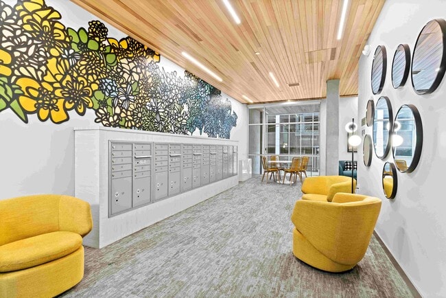 Building Photo - mn215