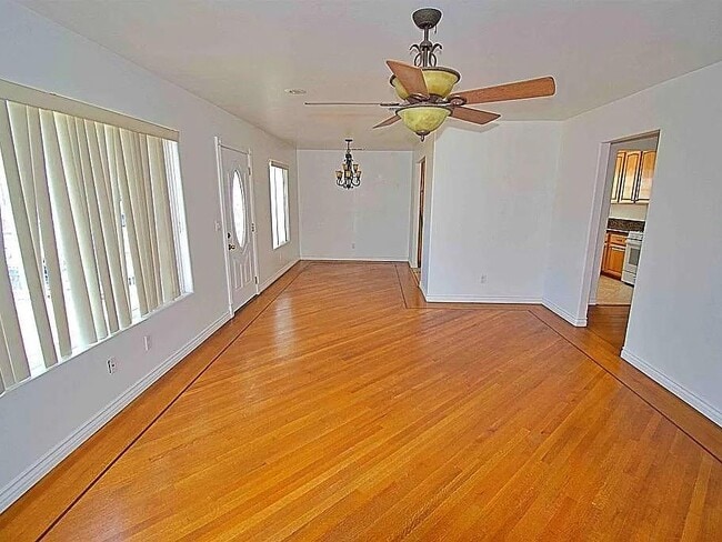 Building Photo - 5916 Albemarle St