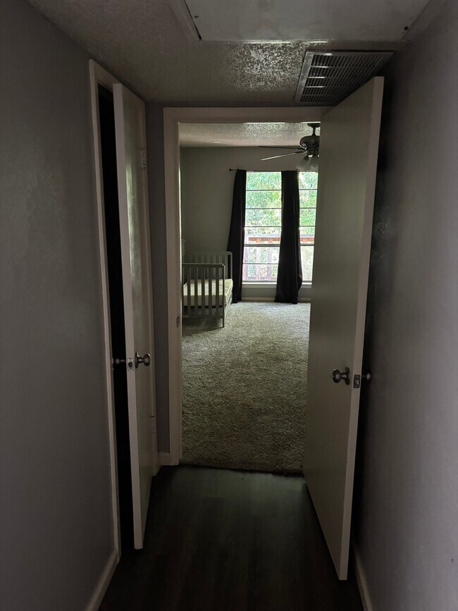 Foto del edificio - 6012 Westridge Ln