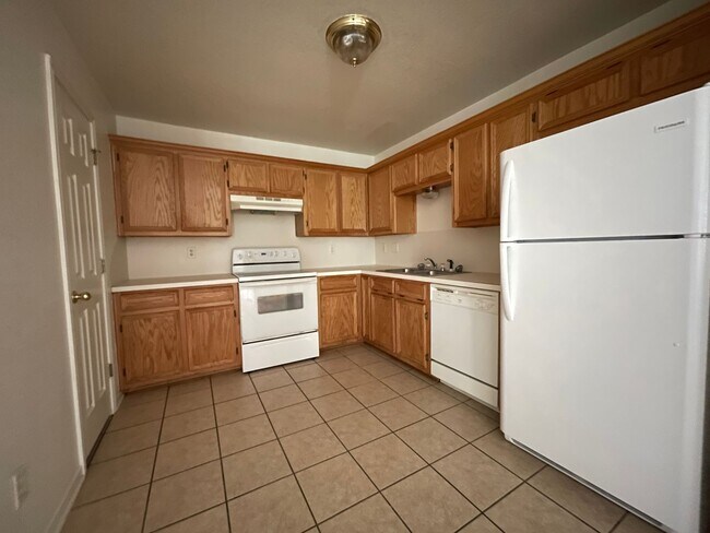 Building Photo - 4800 John David Dr