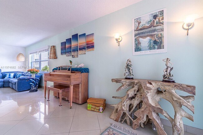 Foto del edificio - 121 Golden Isles Dr