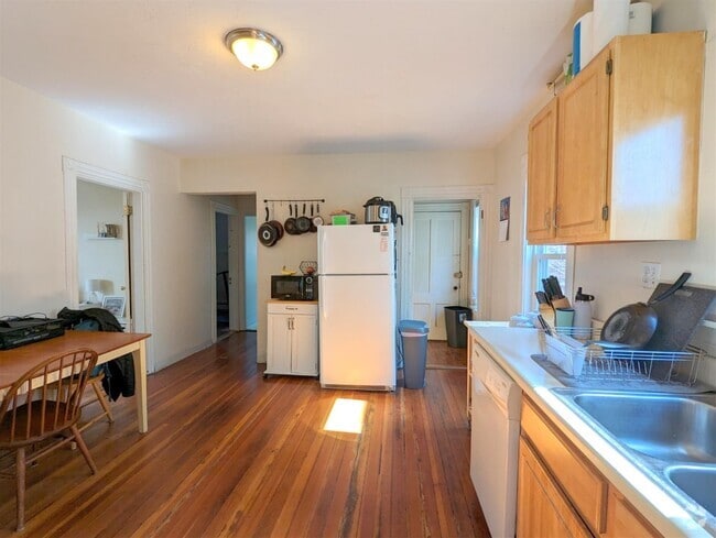 Building Photo - 58 Gorham St