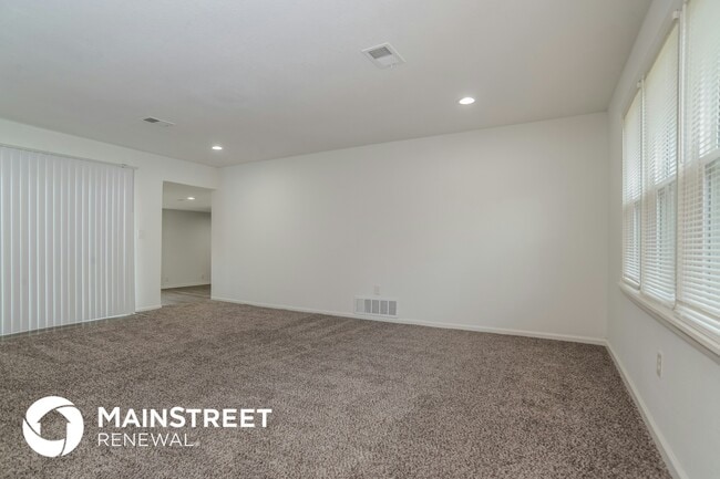 Foto del edificio - 7411 NW Oak Dr