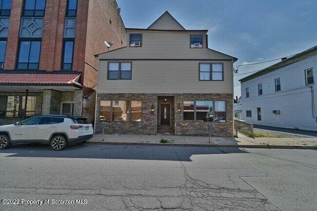 Building Photo - 113-113 Chestnut St