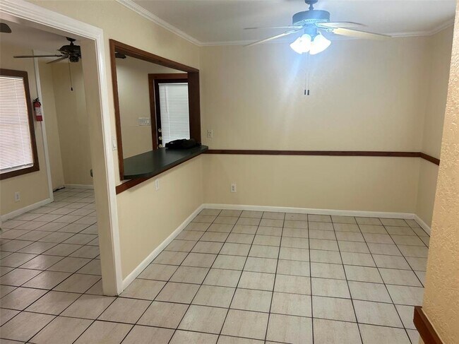 Building Photo - 415 Woodard St