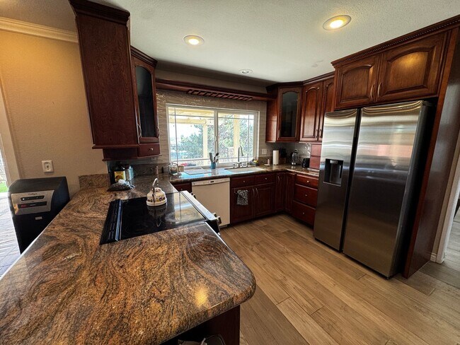 Foto del edificio - 4 Bedroom in Spring Valley