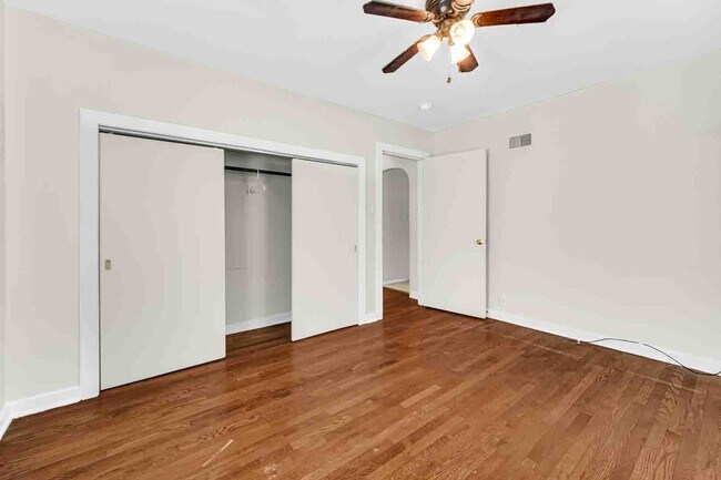 Building Photo - 500-502 Peale St