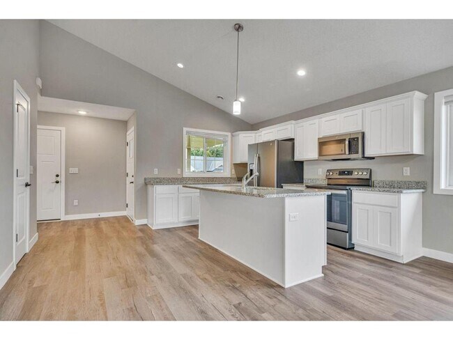 Foto del edificio - 722 Hilltop Ln