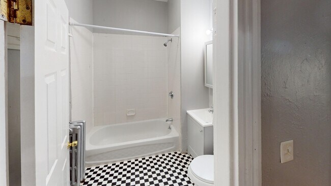 Building Photo - 11 Sunset St