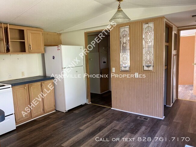 Foto del edificio - 39 Albert Warren Rd.